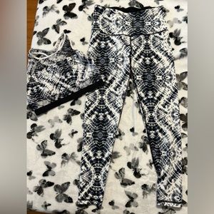 ‼️‼️SOLD Victoria Sport Knockout by Victoria secret yoga pants and matching bra